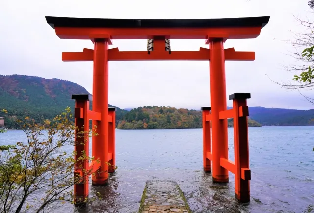 箱根神社は何で有名？