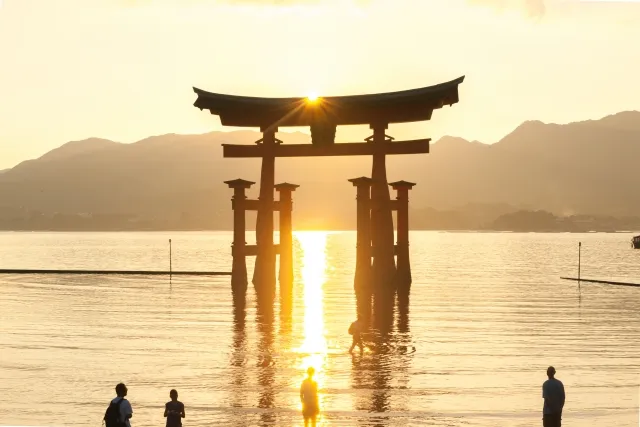 厳島神社は満潮干潮どっちがいい？訪れるべき時間とおすすめの季節