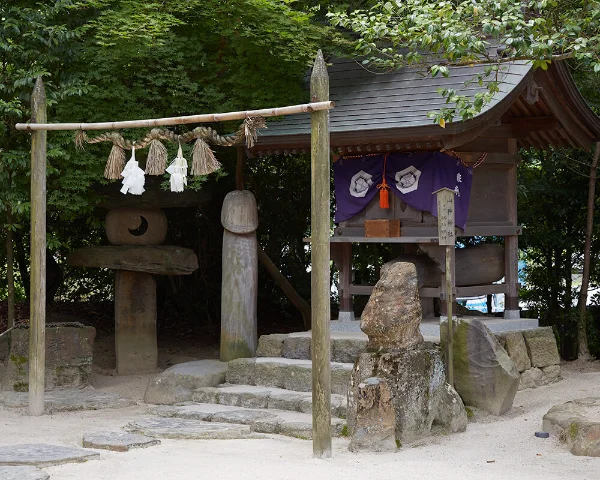 八重垣神社の男性のシンボルと神話の関係は？